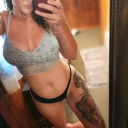 Ich bin eine etwas privatere Person, habe aber gerne Sex